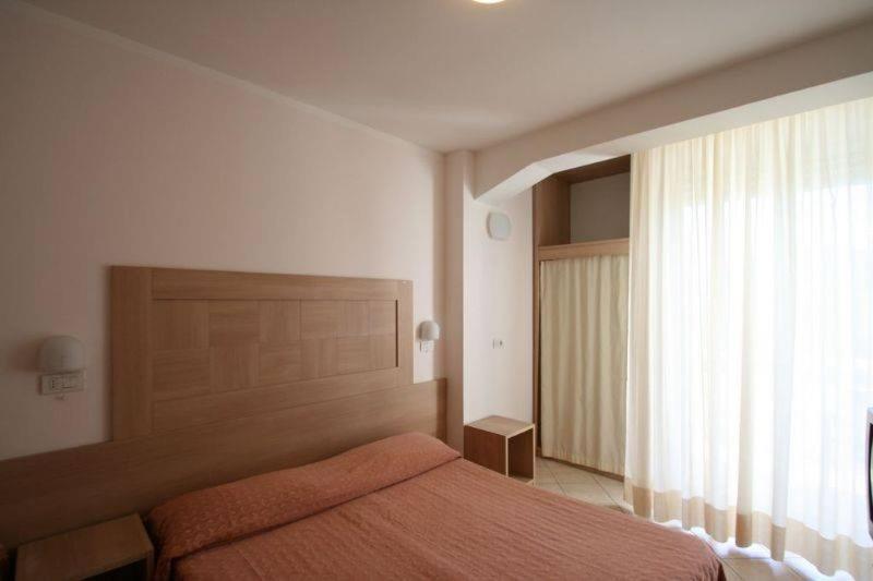 Hotel Excelsior Cattolica Exterior photo